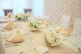 �e�[�u������